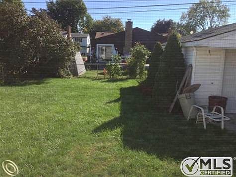 NICE BACKYARD