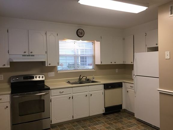 3rd image of 107 Country Village Ct