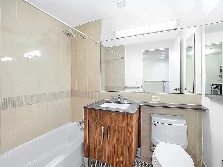31 W 17th St #8 — Photo 7