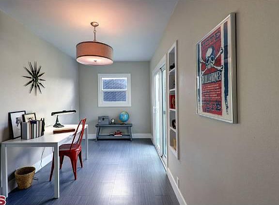 HALLWAY/STUDY AREA