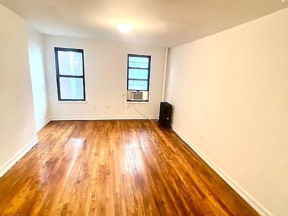 2nd image of 200 Allen St APT 6R