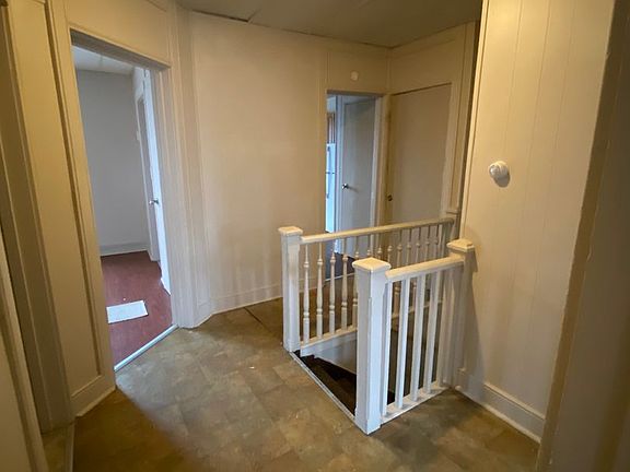 3rd image of 1019 Lehman St