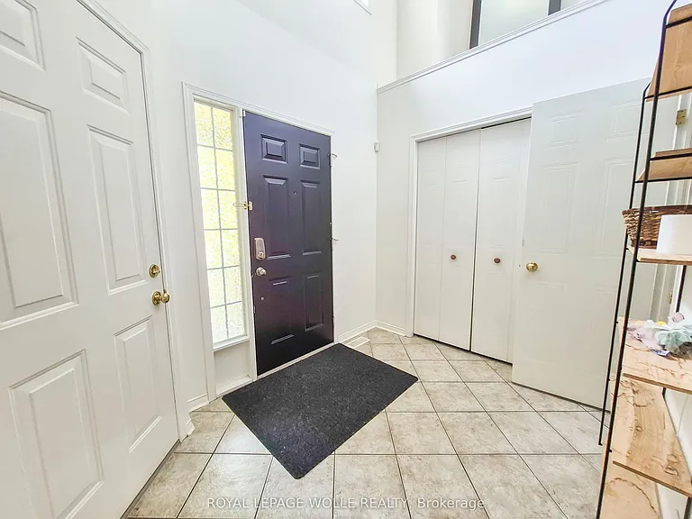 147 Dubrick Cres #1 — Photo 3