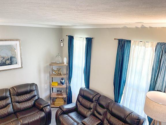 4th image of 4127 Stonewood Ln
