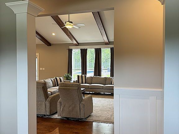 5th image of 151 Whispering Pines Dr