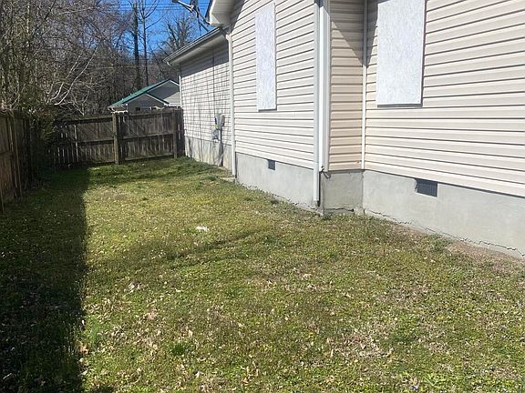 4th image of 1106 Arcadia Ave