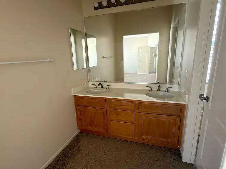 205 Venetia Way — Photo 17
