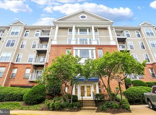 7011 Falls Reach Dr APT 101, Falls Church, VA 22043