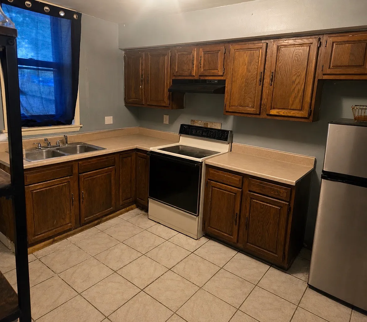 3 bed, 1706 sqft, $1,500 — Photo 2