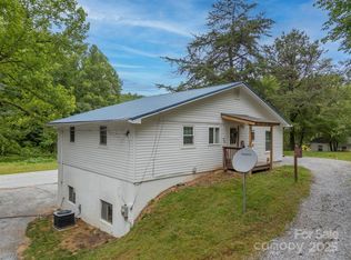 4250 Chimney Rock Rd, Hendersonville, NC 28792