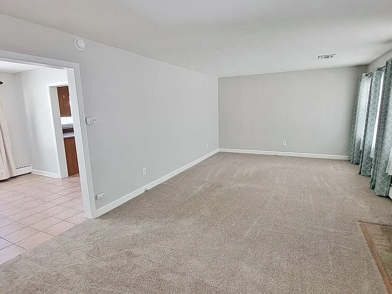 1170 Westminster Ave — Photo 6