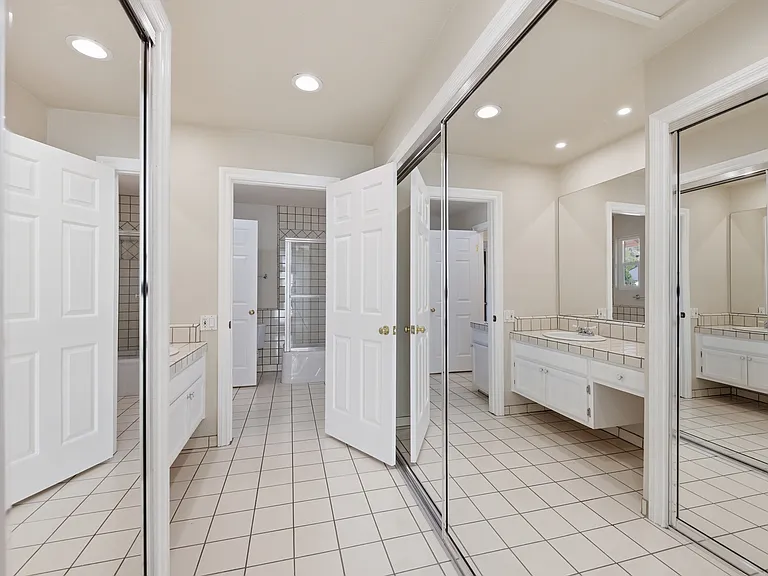 4500 Yorkfield Ct — Photo 30