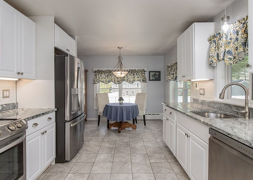 56 Riverneck Rd, Chelmsford, MA 01824 Zillow