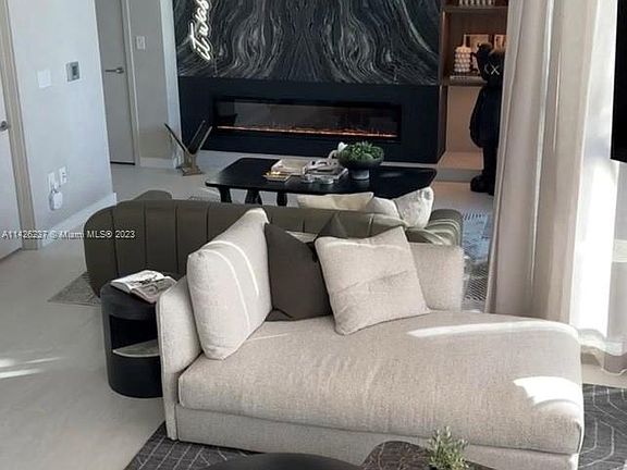 4th image of 851 NE 1st Ave #4