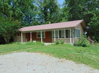 128 Madison Ln, Jacksboro, TN 37757