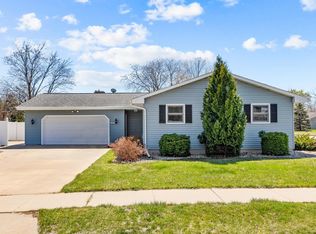 2435 Kingston Pl, Oshkosh, WI 54904