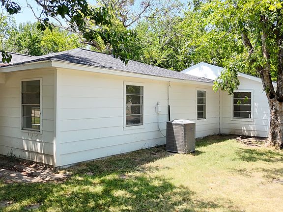 5th image of 108 E Kirby St