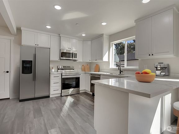 5th image of 25223 50th Avenue E