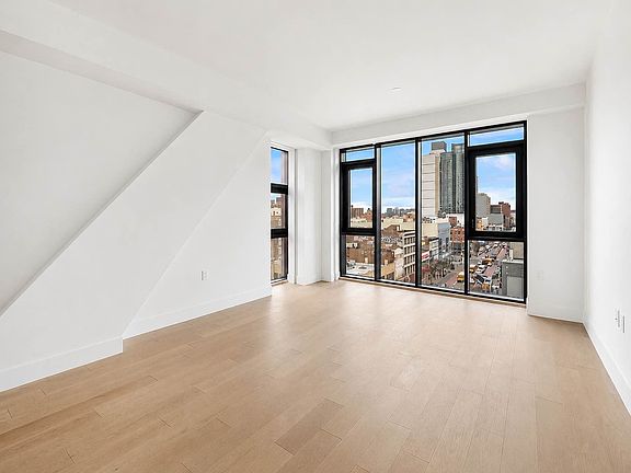 2nd image of 11 Hancock Pl #809