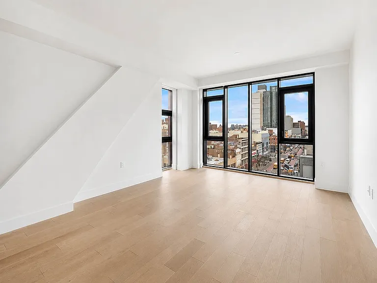 11 Hancock Pl #809 — Photo 2