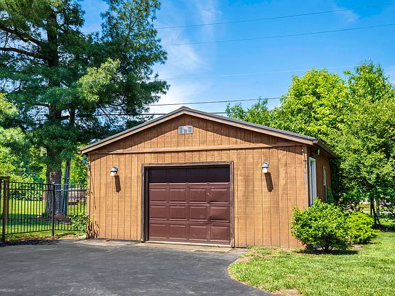 5th image of 1651 Donelwal Dr