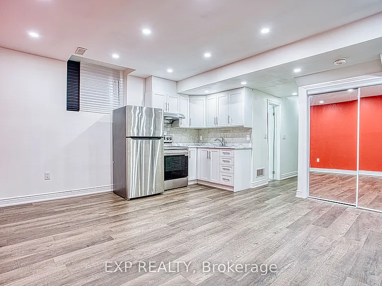15 Riley Ave — Photo 5