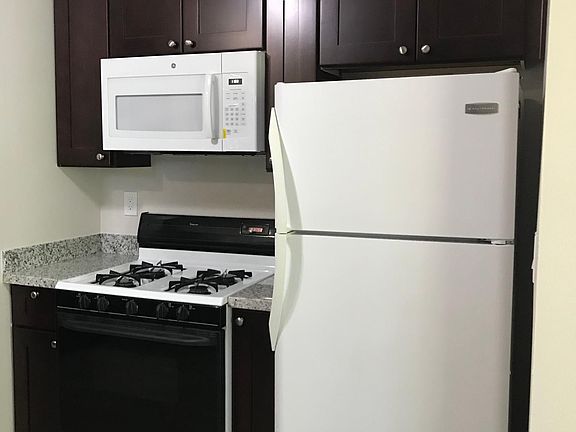 3rd image of 475 Margarita Ave