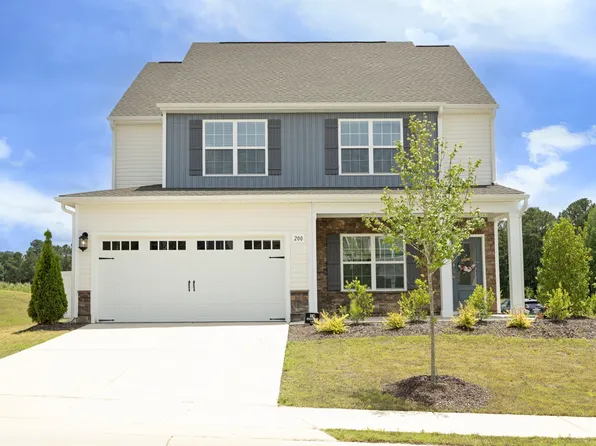 200 Sweet Violet Dr, Youngsville, NC 27596