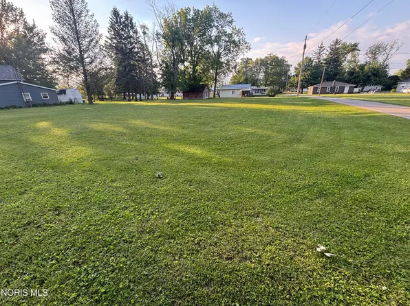 560 Summit St, McClure, OH 43534