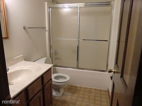 709 Full Bath 08-31-11