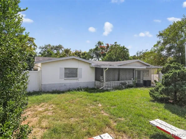 41 S Lincoln Ave, Beverly Hills, FL 34465