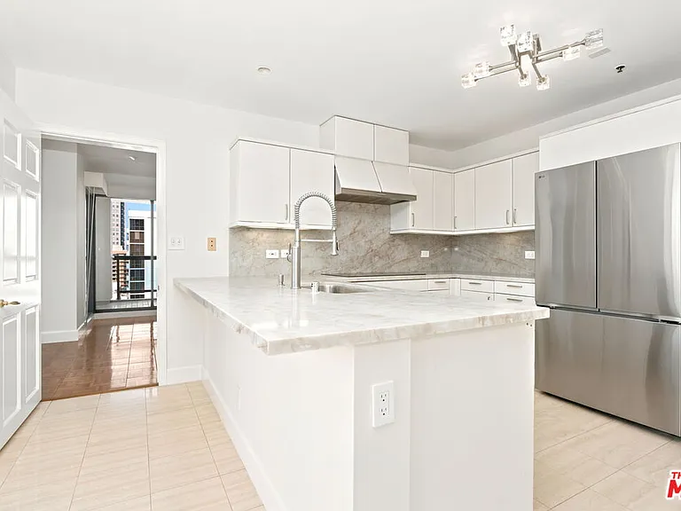 10724 Wilshire Blvd #1104 — Photo 16