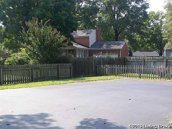 3rd image of 10812 Tattenham Ln