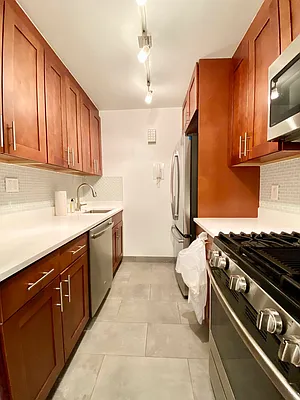 Rented by Anchor Associates | media 6