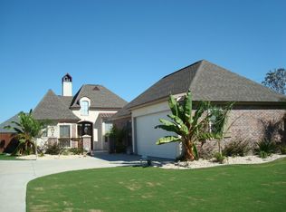 100 Rue Des Bouvier, Youngsville, LA 70592