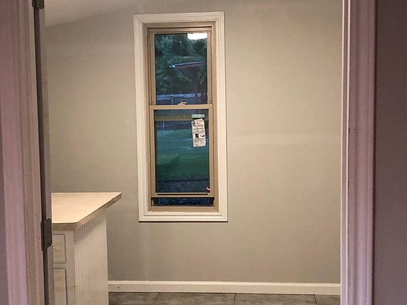 2nd image of 810 Shady Ln