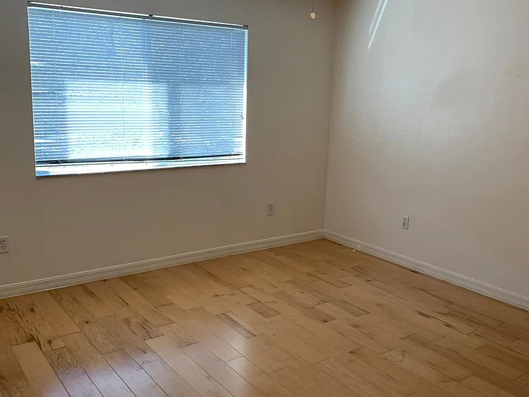 10819 Brickside Ct — Photo 8
