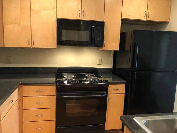 2nd image of 3031 Eden Ave Floor 1