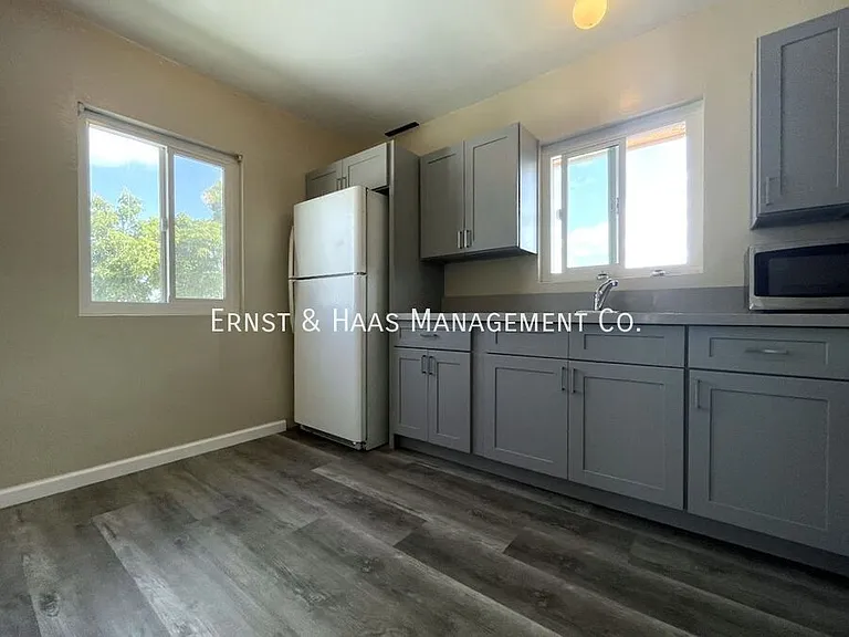 908 N Rose Ave #C — Photo 5