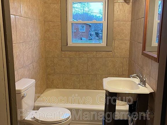 5th image of 1535 Hill St