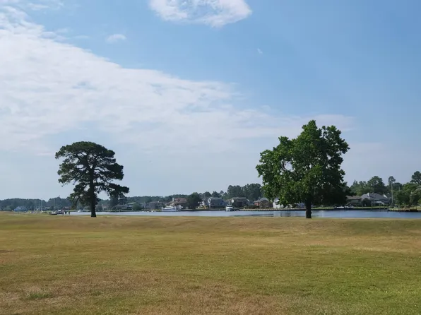 910 Pelican Dr #269, New Bern, NC 28560