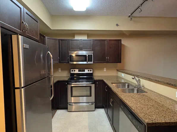 100 Creek Bend Rd, Winnipeg, MB R2N 0G1
