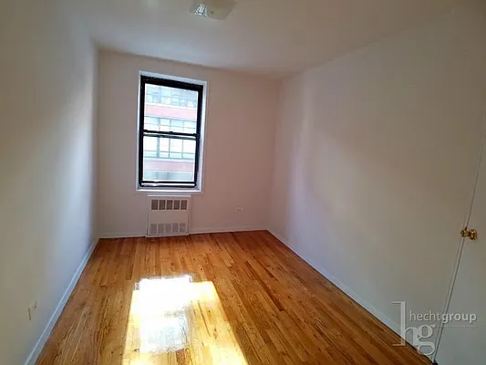 Rented by Hecht Group | media 28