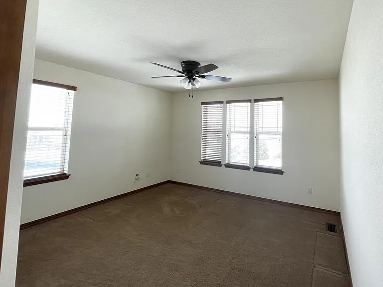 15720 Carob Cir — Photo 13