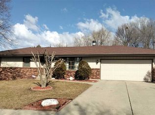 3068 Breezeway Dr, Rockford, IL 61109