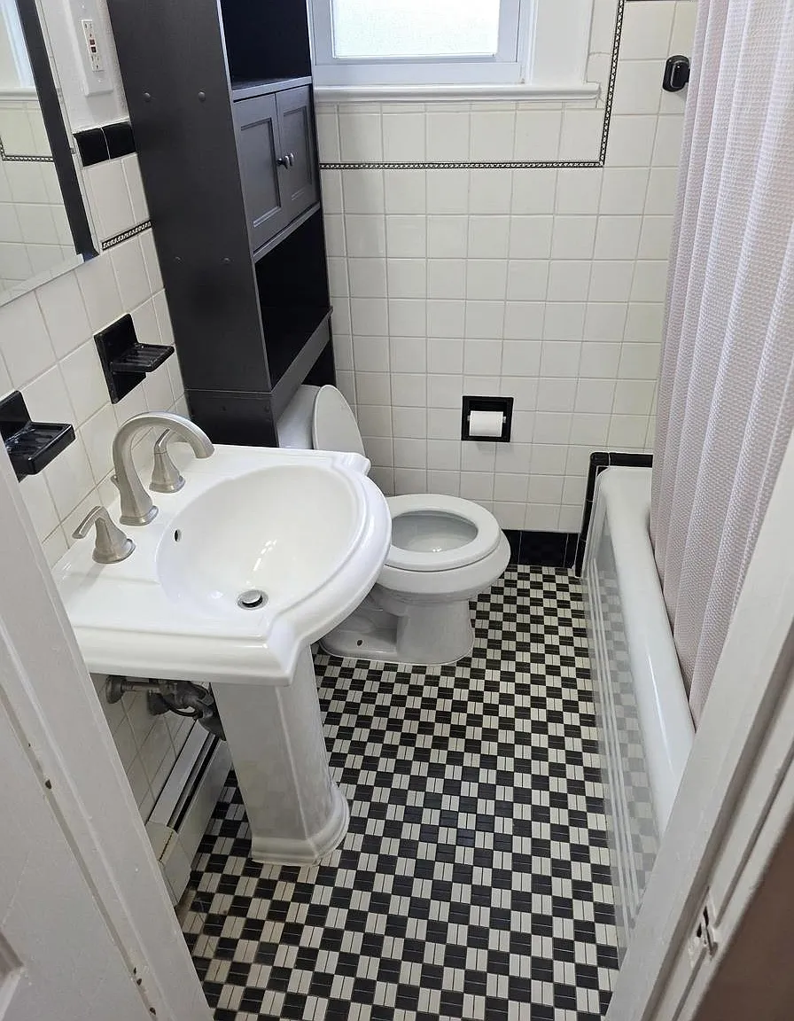 1 bed, 1.0 bath, $2,000 — Photo 3