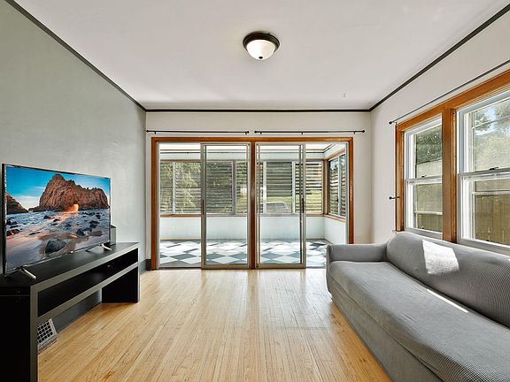 5th image of 3806 Van Buren St NE