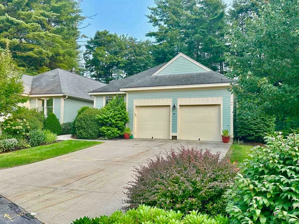 17 Spyglass Point Circle, Bedford, NH 03110