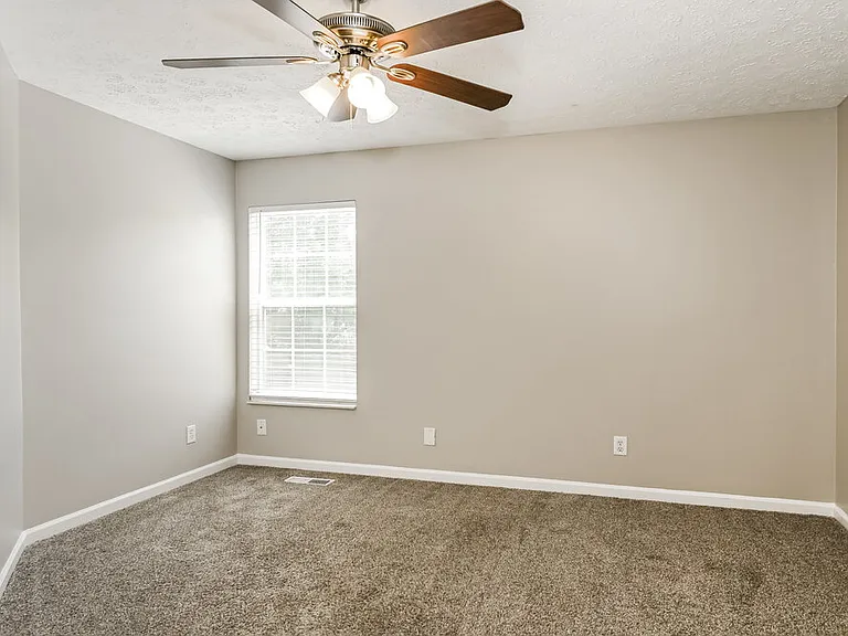 207 Fairfield Dr — Photo 15