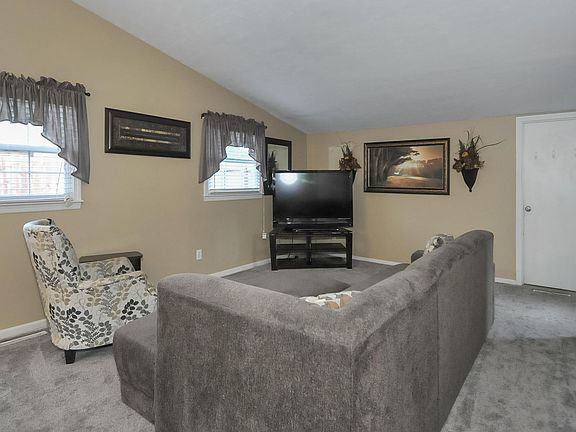 5th image of 4119 Hillbrook Dr